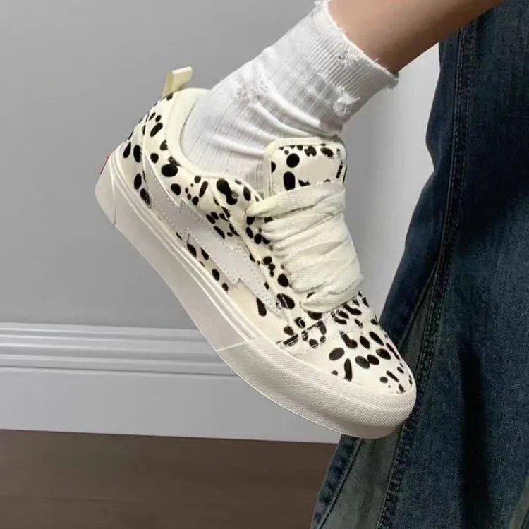 WJA Slip Resistant Cushioning Wear Resistant Lightweight Low Top Skateboard Shoes Women's Leopard Print Black-1