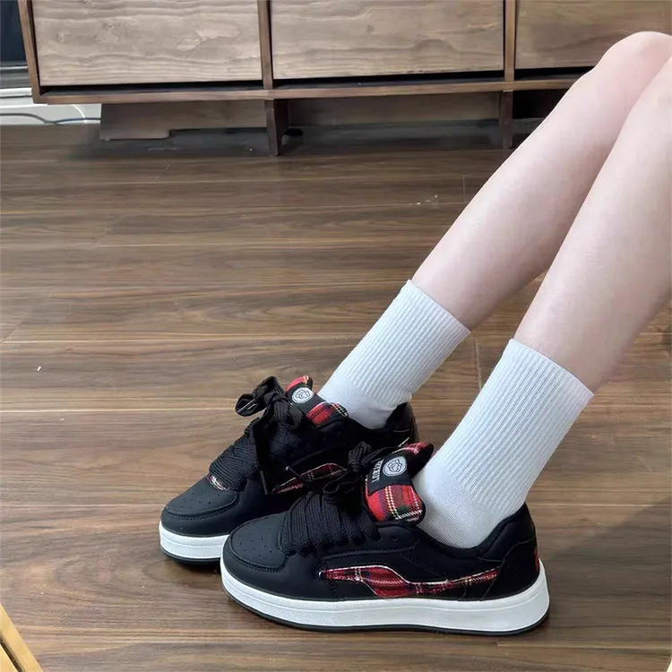 WJA Cushioning Impact Resistance Wear Resistant Lightweight Slip Resistant Low Top Skateboard Shoes Unisex Black Red-3