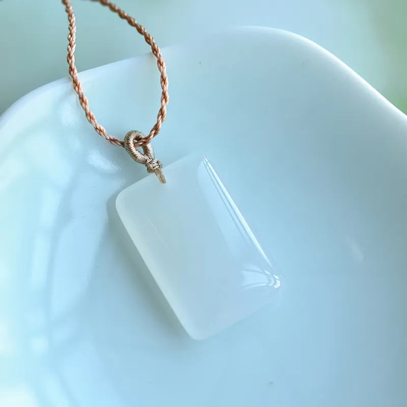 Tokai Family Chalcedony Necklaces Unisex-1