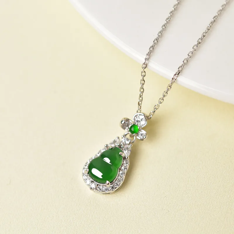 Tokai Family Ice Glutinous Jadeite Necklaces Women's-2