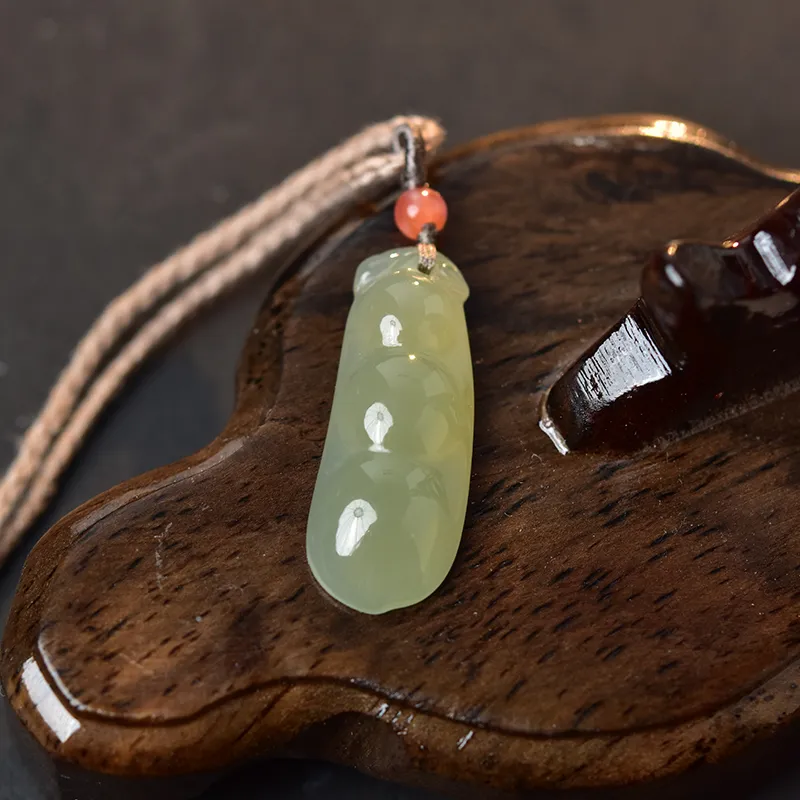 Tokai Family Necklaces Pale Greenish White Jade Unisex-1
