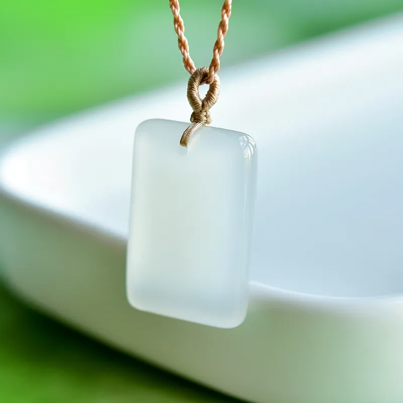Tokai Family Chalcedony Necklaces Unisex-2