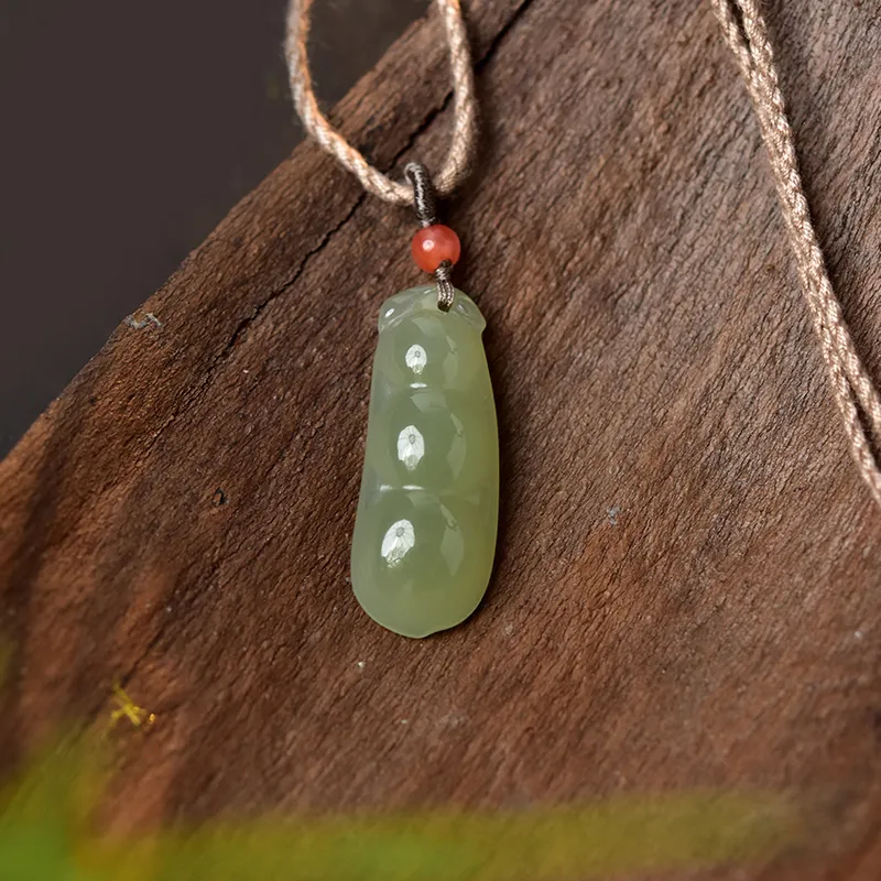 Tokai Family Necklaces Pale Greenish White Jade Unisex-3