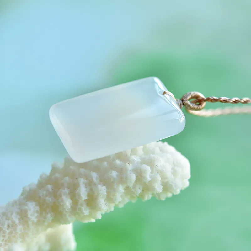 Tokai Family Chalcedony Necklaces Unisex-4