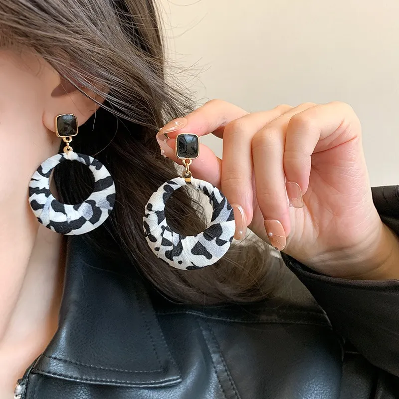 Tong Tong Rabbit Resin Earrings Women's-8