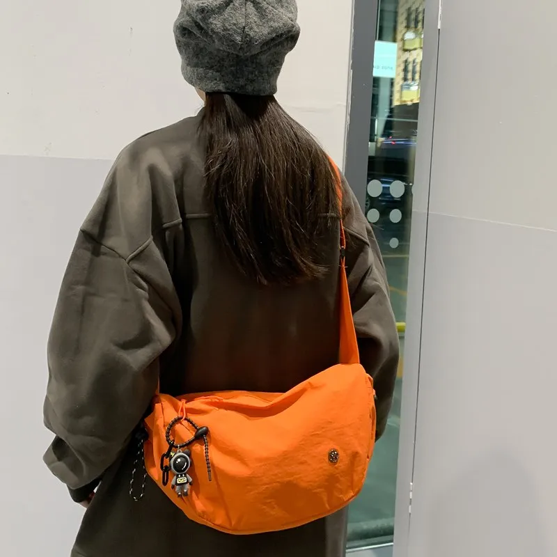 Tong Tong Rabbit Nylon Shoulder Bag Unisex Egg Yolk Flowing Sand \ Black \ Orange \ Vanilla Cream-14