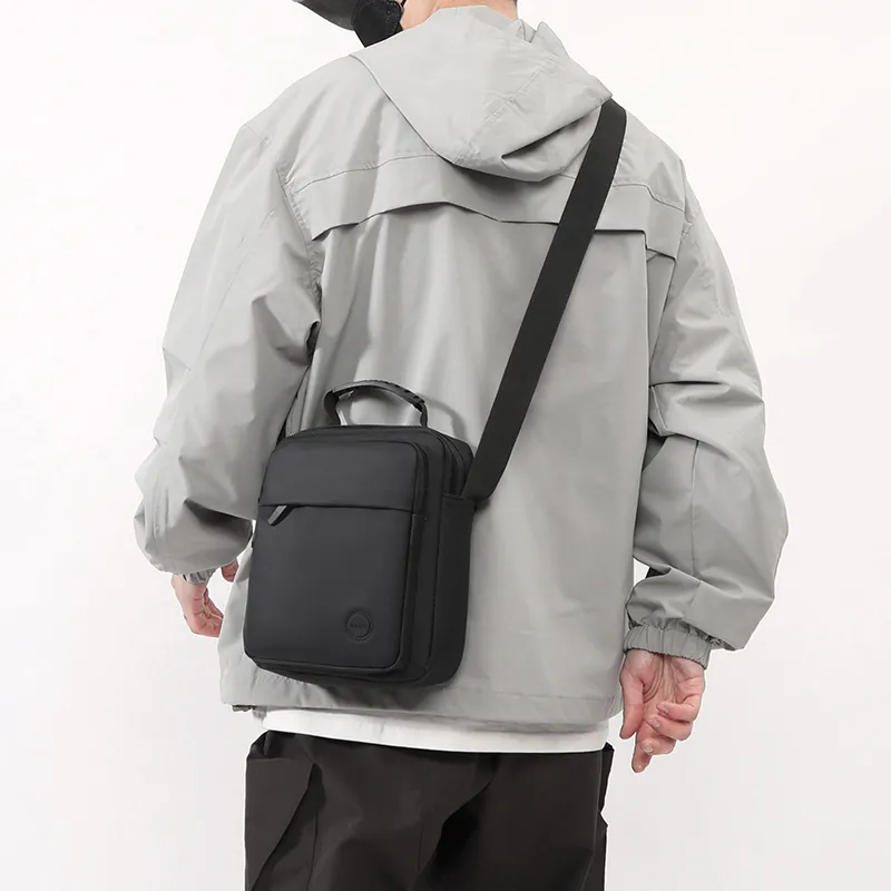 Tong Tong Rabbit Oxford Shoulder Bag Men's Multicolor-4
