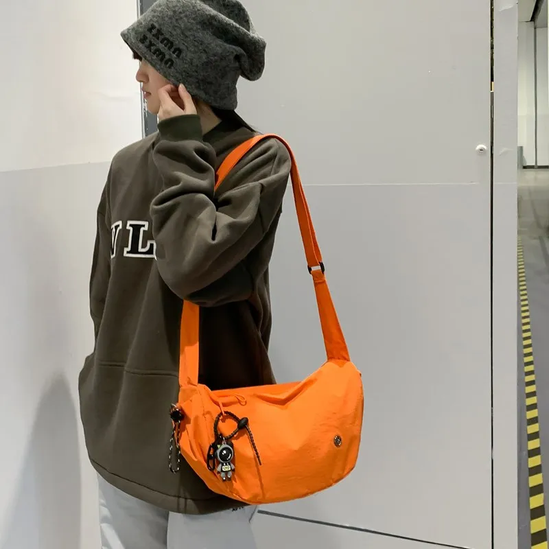 Tong Tong Rabbit Nylon Shoulder Bag Unisex Egg Yolk Flowing Sand \ Black \ Orange \ Vanilla Cream-11