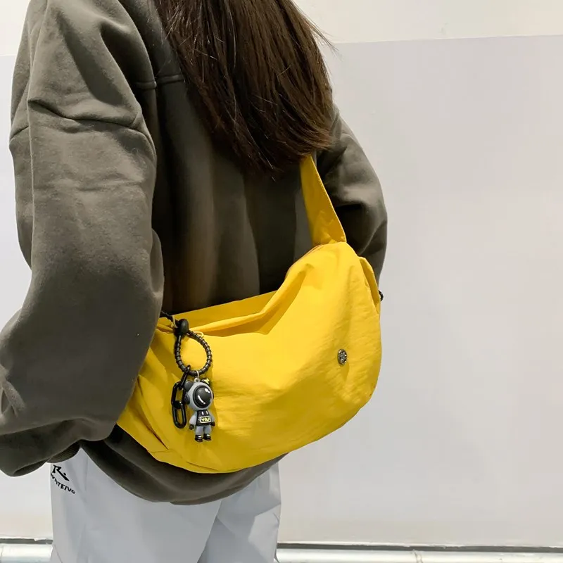 Tong Tong Rabbit Nylon Shoulder Bag Unisex Egg Yolk Flowing Sand \ Black \ Orange \ Vanilla Cream-3