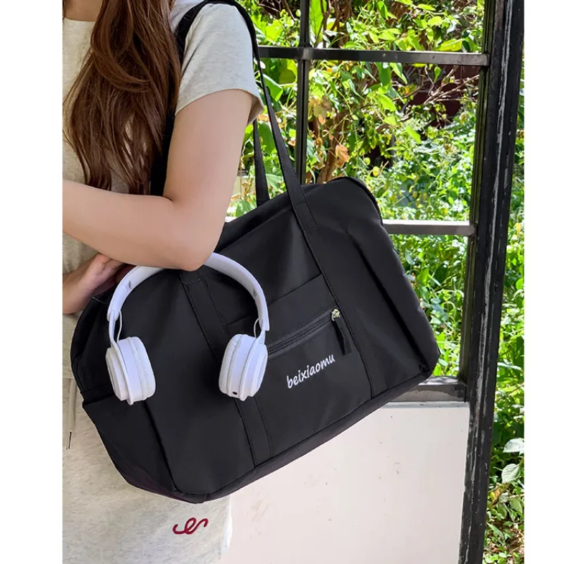 Tong Tong Rabbit Nylon Handbag Travel Bag Unisex Multicolor-5