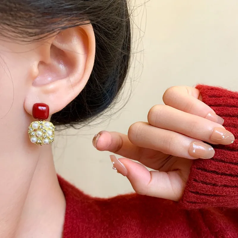 Tong Tong Rabbit Flash Diamond Resin Earrings Women's-5