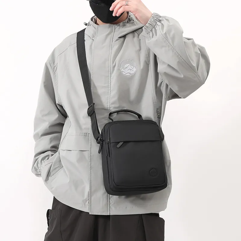 Tong Tong Rabbit Oxford Shoulder Bag Men's Multicolor-5