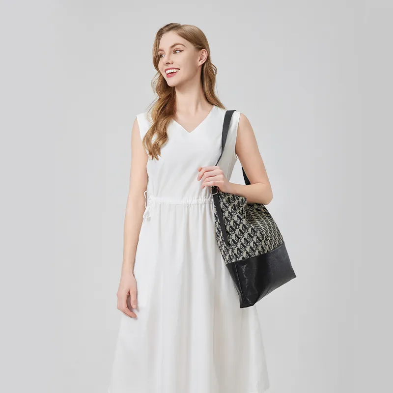 AQUASCUTUM Fabric With Vegetable Tanned Leather Tote Bag, Shoulder Bag Medium Size Women's Black-4