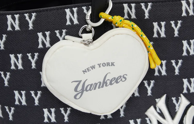 MLB New York Yankees Cotton Storage Bag Earphone Case Pendant Coin Purse Regular Unisex White-4