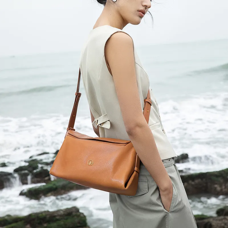 BAGTREE Imported Top Grain Vegetable Tanned Genuine Leather Pillow Shoulder Bag Regular Unisex Multicolor-5