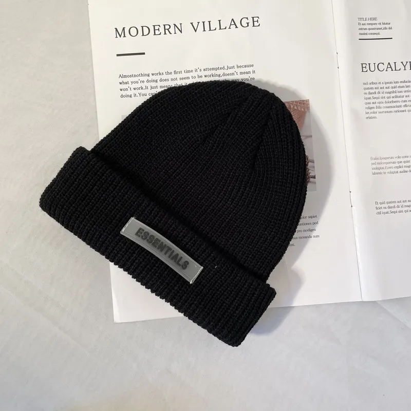 Yi Bu Kang Acrylic Beanies Unisex-1