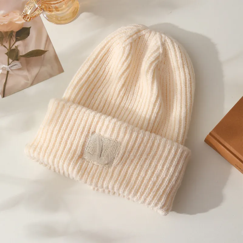 Yi Bu Kang Polyester Beanies Unisex-1