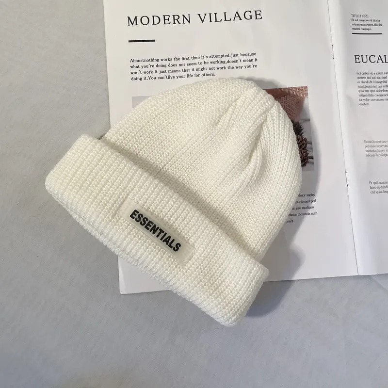 Yi Bu Kang Acrylic Beanies Unisex-3
