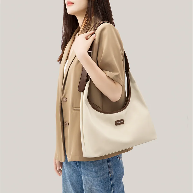 MAKEUP KITTEN Nylon Fabric Shoulder Bag Moon-Shaped Bag Dumpling Bag Shoulder Bag Regular Women's Black/Apricot-12