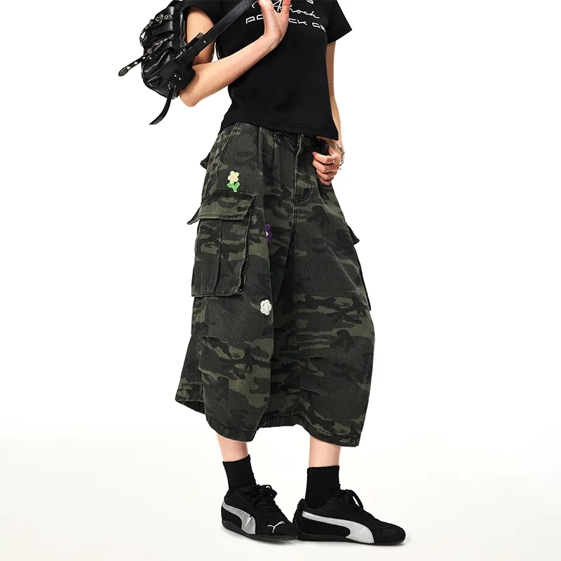 A Chock Cargo Shorts Unisex Camouflage-5