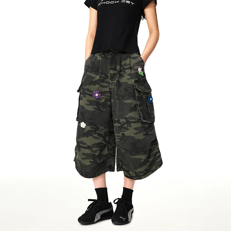 A Chock Cargo Shorts Unisex Camouflage-4