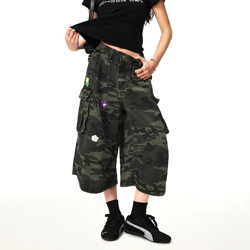 A Chock Cargo Shorts Unisex Camouflage-3