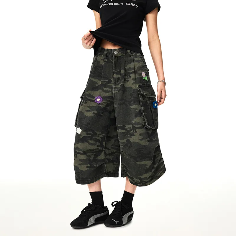A Chock Cargo Shorts Unisex Camouflage-2