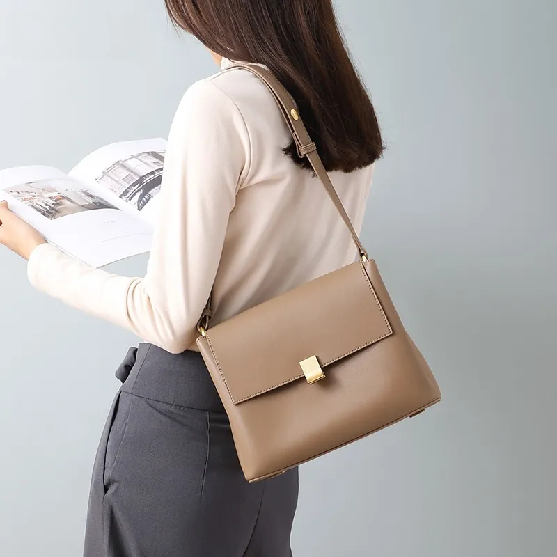 CNNCOO Cow Leather Shoulder Bag Women's Dark Brown/Light Brown-1