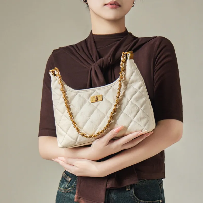 CNNCOO Synthetic Leather Shoulder Bag Women's Midnight Black/Ecru/Andorra Red-8