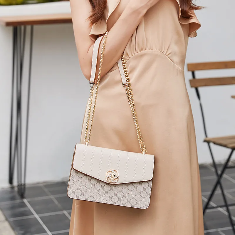 CNNCOO Cow Leather Shoulder Bag Women's Ecru-5