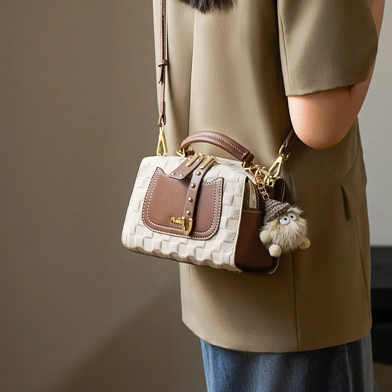 CNNCOO Cow Leather Boston Bag, Shoulder Bag, Crossbody Bag, Handbag Regular Women's Ecru & Brown-2