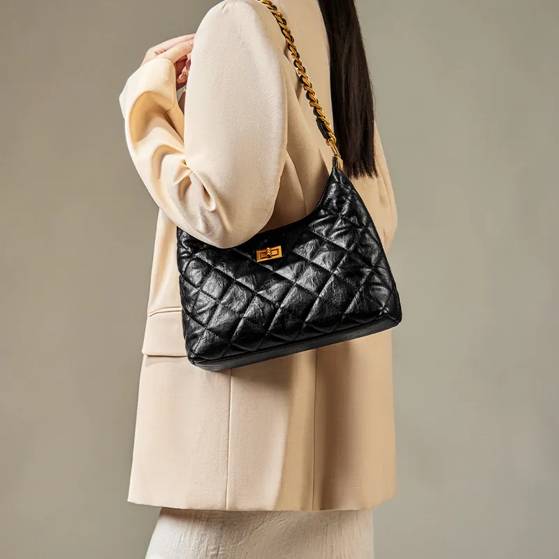 CNNCOO Synthetic Leather Shoulder Bag Women's Midnight Black/Ecru/Andorra Red-4