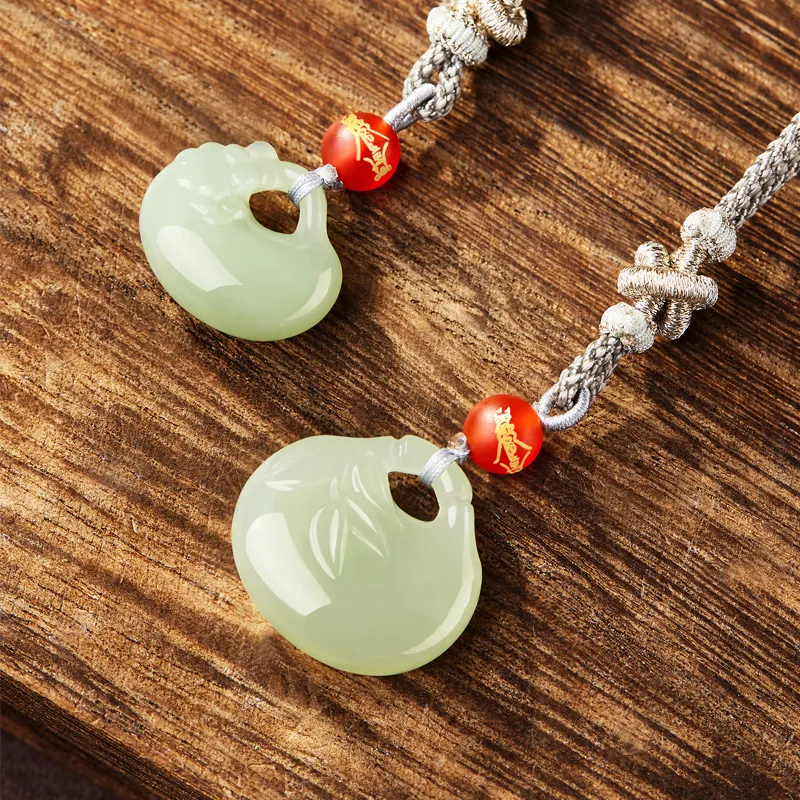 Moonstone Edge Necklaces Green Jade Unisex-6