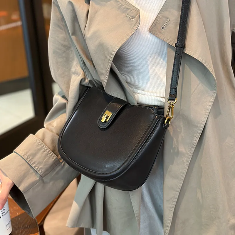 Safiya Cow Leather Shoulder Bag Women's Black/Baroque Brown-2