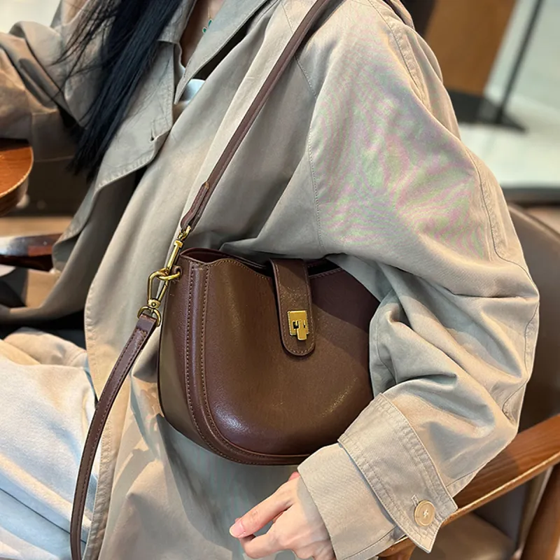 Safiya Cow Leather Shoulder Bag Women's Black/Baroque Brown-8