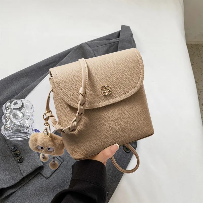 Safiya Cow Leather Shoulder Bag Women's Oyster White/Black-5
