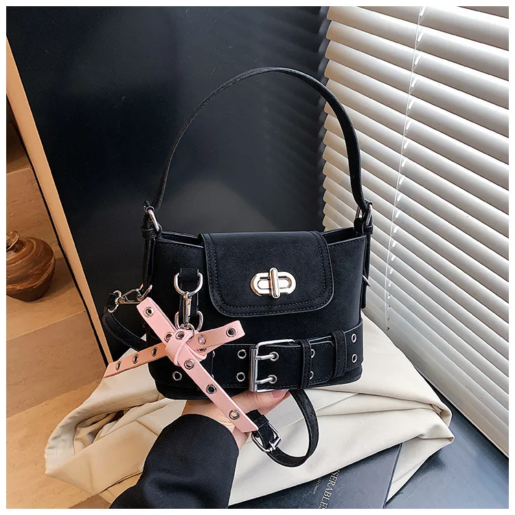 NATTY Pu Shoulder Bag Unisex Black-3
