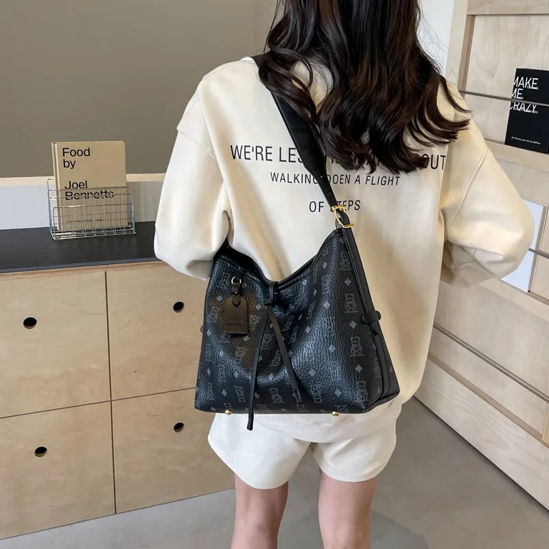 Versman Crossbody Bags-10