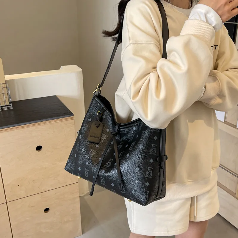 Versman Crossbody Bags-8