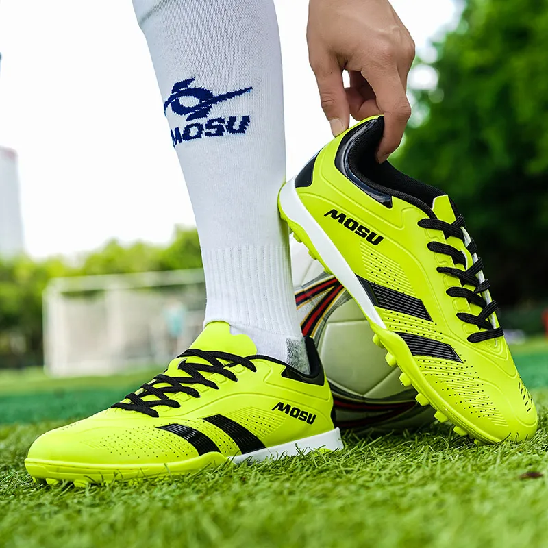 TONYBEAR Anti Slip Wear Resistant Soccer Shoes Unisex-8