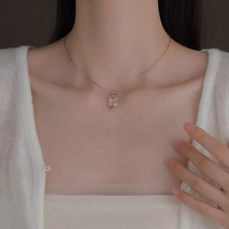 Master Kim Glass Cat Eye Necklaces Unisex-4