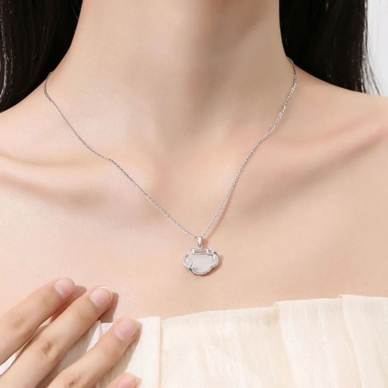 Master Kim Chalcedony Jade Necklaces Unisex-4