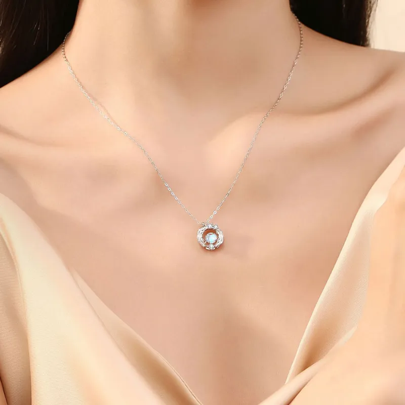 Master Kim Glass Cat Eye Necklaces Women's-1