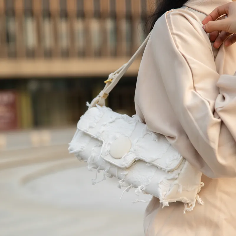MACKJANICE Polyurethane Synthetic Leather Shoulder Bag Baguette Bag Shoulder Bag Women's Fringe White-3