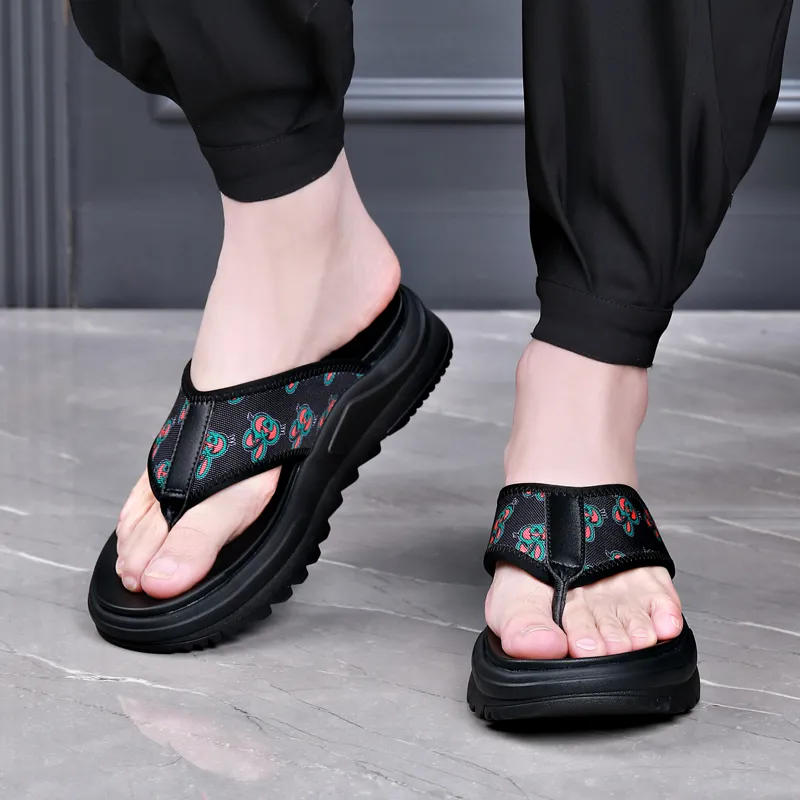 LUOMAIKE Flip Flops Men's Black-2