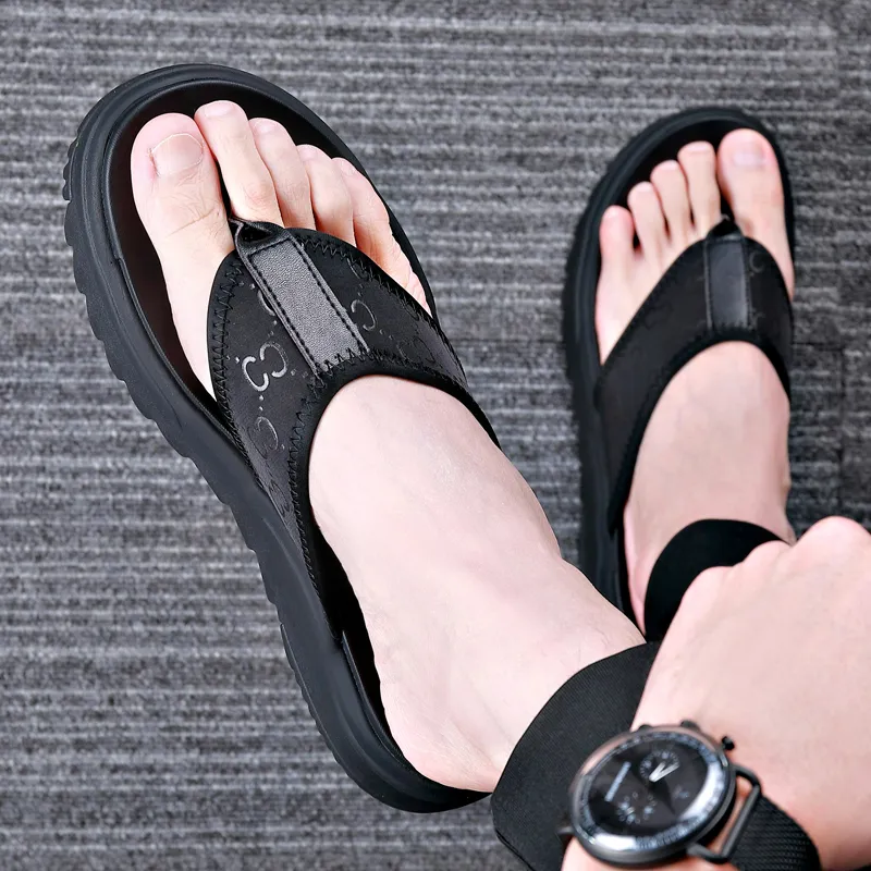 LUOMAIKE Flip Flops Men's Black-1