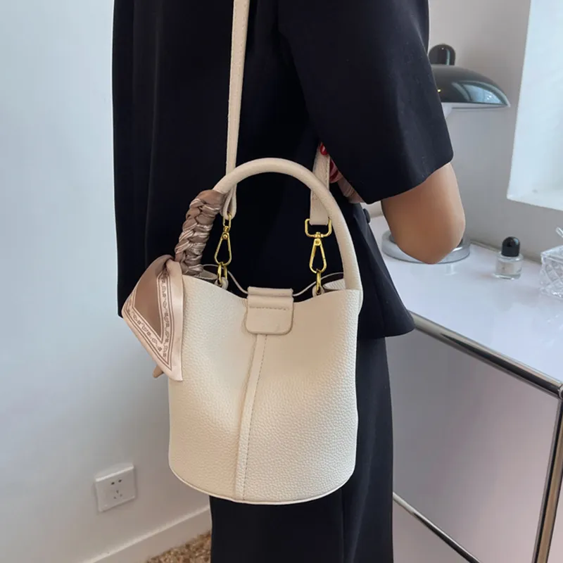 Bywhich PU One Shoulder Handbag Crossbody Bag Regular Women's White-3