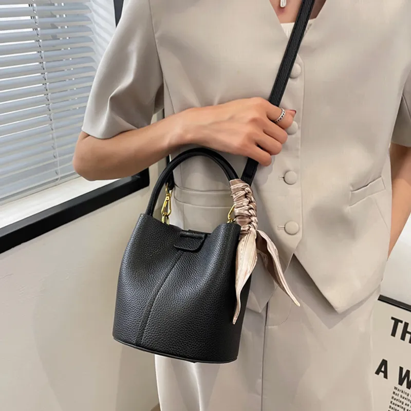 Bywhich PU One Shoulder Handbag Crossbody Bag Regular Women's White-17
