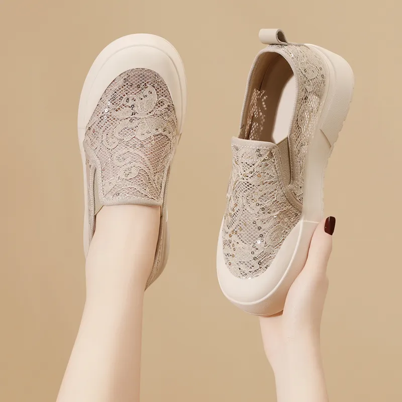 Golden Silk Rabbit Slip-Resistant Low-Top Casual Shoes Women's Black-12