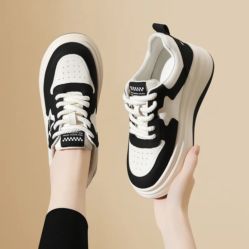 Golden Silk Rabbit Slip-Resistant Cushioning Lightweight Low-Top Skateboard Shoes Women's Black-6